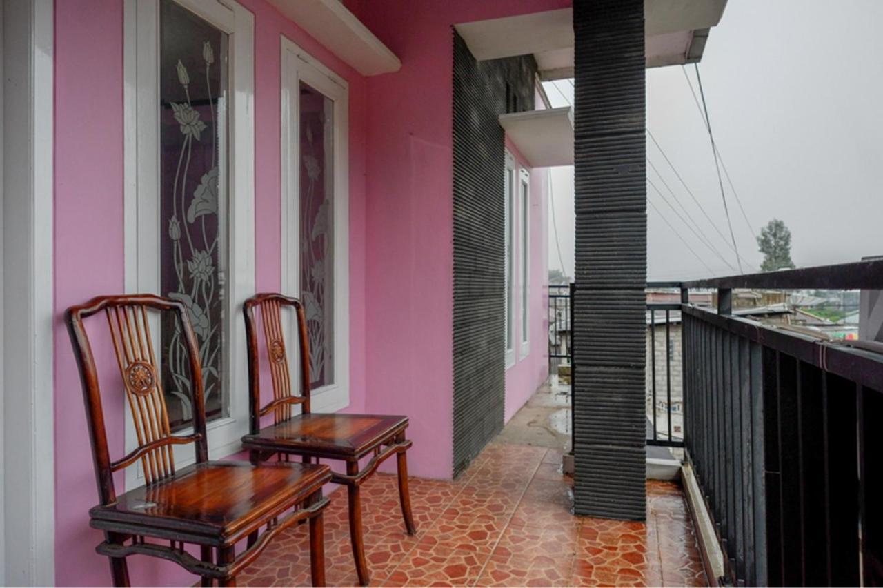 RedDoorz Syariah near Telaga Warna Dieng Diyeng Exterior foto