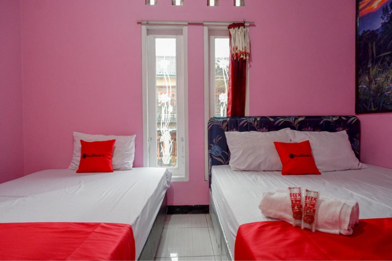 RedDoorz Syariah near Telaga Warna Dieng Diyeng Exterior foto